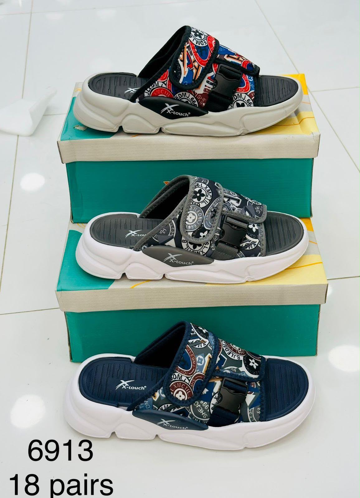 Men slides classical shape