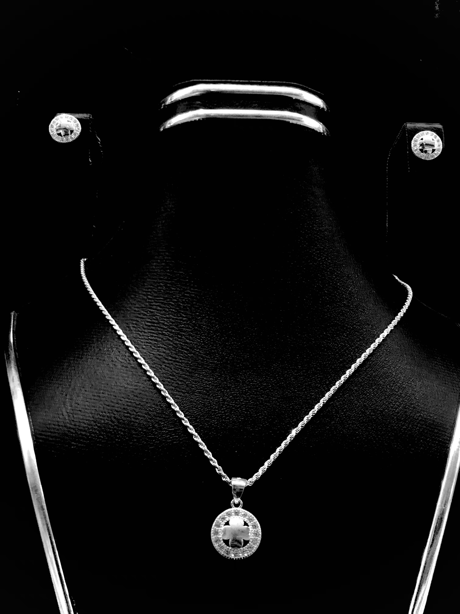 Italian locket set Locket chain and tops) in pure silver(chandi