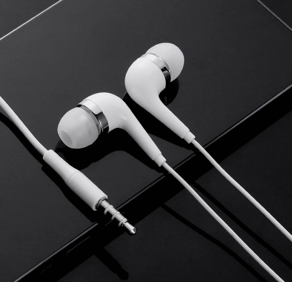 High Quality Stereo Sound Handsfree Earphones Universal 3.5mm Jack HD Audio