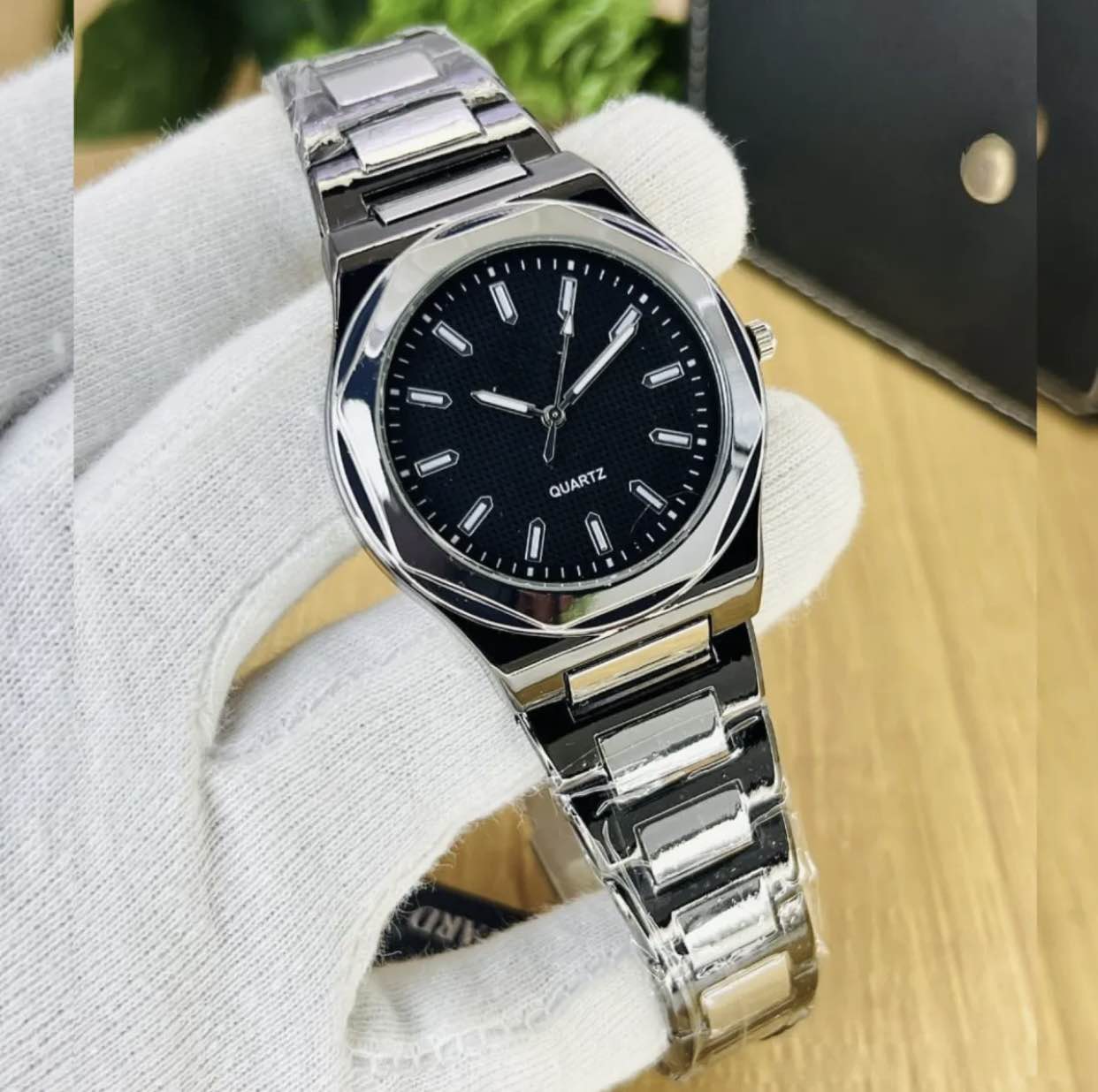 Watch for Men Rubber and Chain Strap Quartz Diver Watch Sports and Luxury Style Multiple Colors