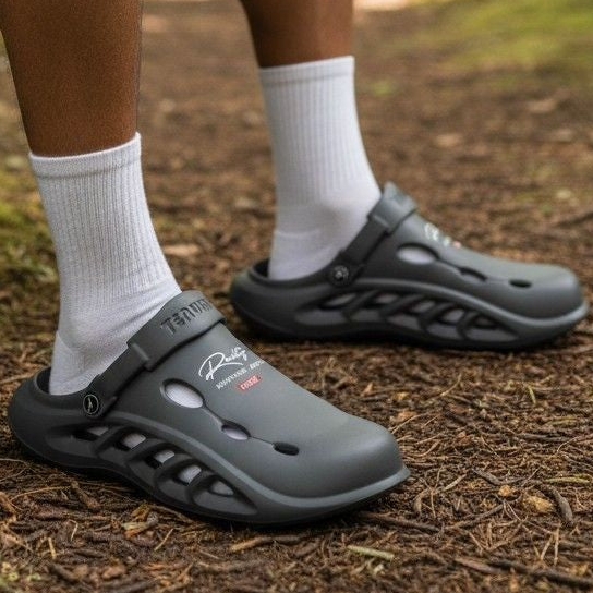 Reality High Quality Mens Clogs & Sandals EVA Crocks Style Sandals for Mens Beach Summer Slip-On