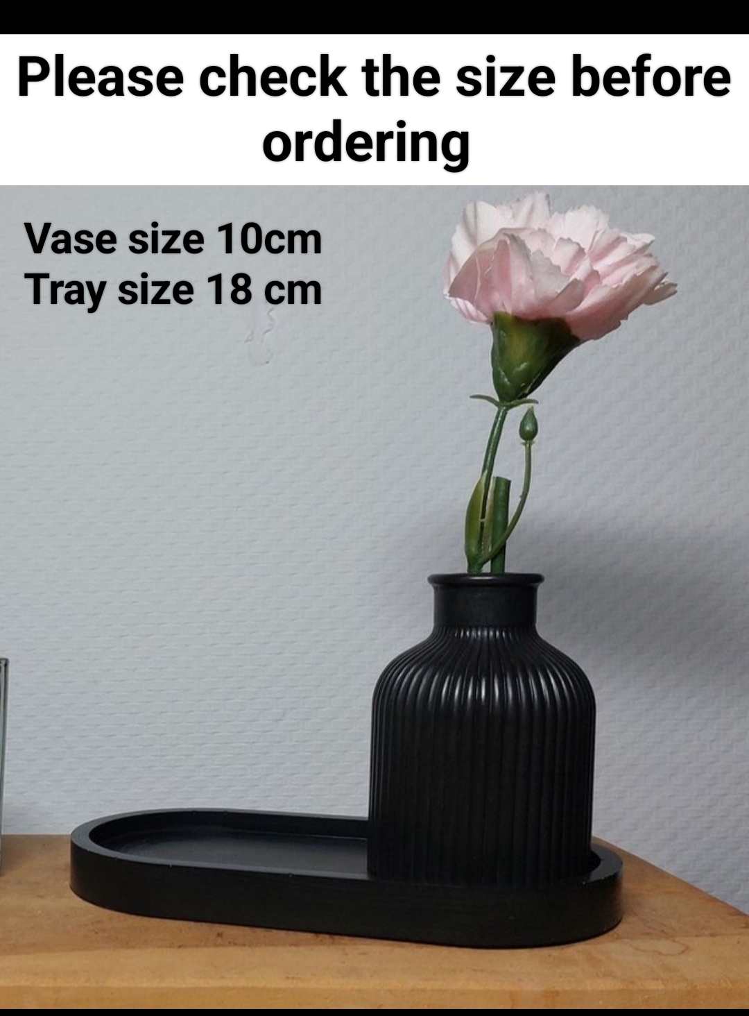 2 Pcs Deal, luxury black vase1x Ribbed Concrete Flower Vase & 1x Oval Shaped Concrete Trinket Tray