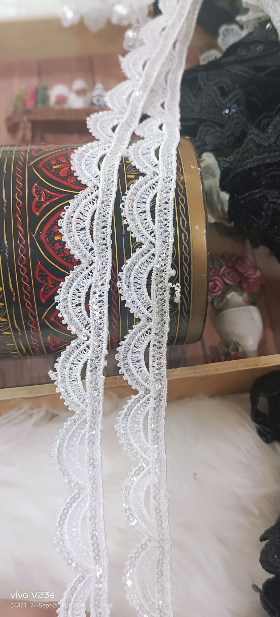 new fancy original Fancy sequence Lace/Flower Design/China
Lace/Laces For Clothes/ For Ladies Kurtis and china lace 2 yard