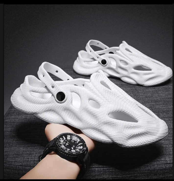 EUROPEAN Crocks Mens Sandals DRAGON Shape Sandals EVA Clogs for Mens