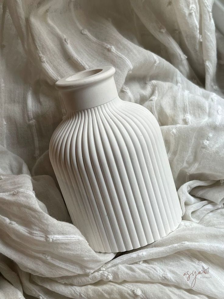 Ceramic decorations piece | tray, flower and vase