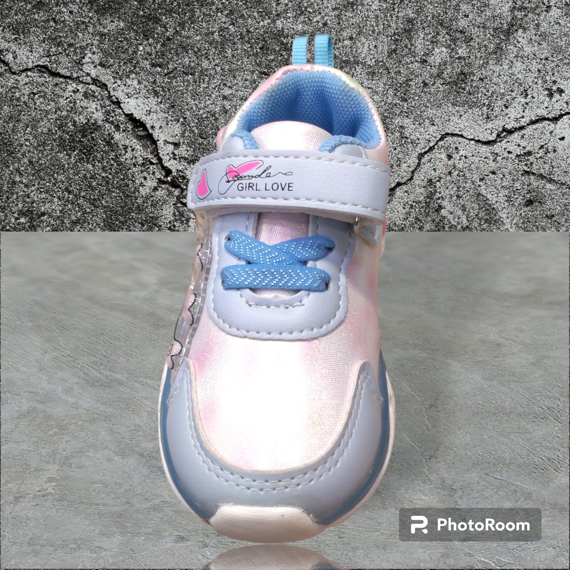 imported shoes for kids, LED sole light, best quality boys and girls shoes, High quality shoes, sneaker shoes for baba and baby. C-04