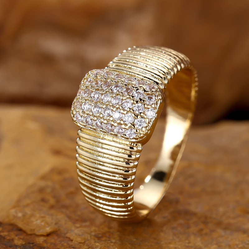 Huitan Bright Cubic Zirconia Engagement Ring for Women Fashion Gold Color Finger Jewelry for Wedding Bridal Accessories 