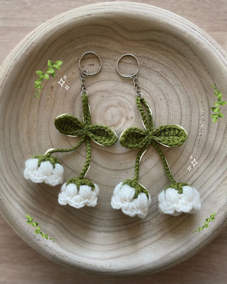 Handmade crochet flowers Keychain, Crochet Hatching Keychain, Amigurumi Chick Keyring, Cute Crochet Chick Bag Charm, Keychains