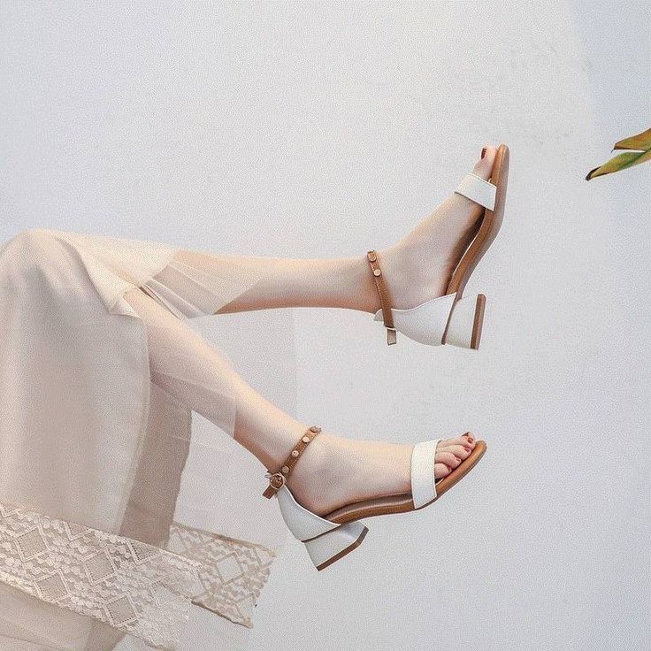 woman heels shoes sandals color white and Brown New fashion style summer collection party style