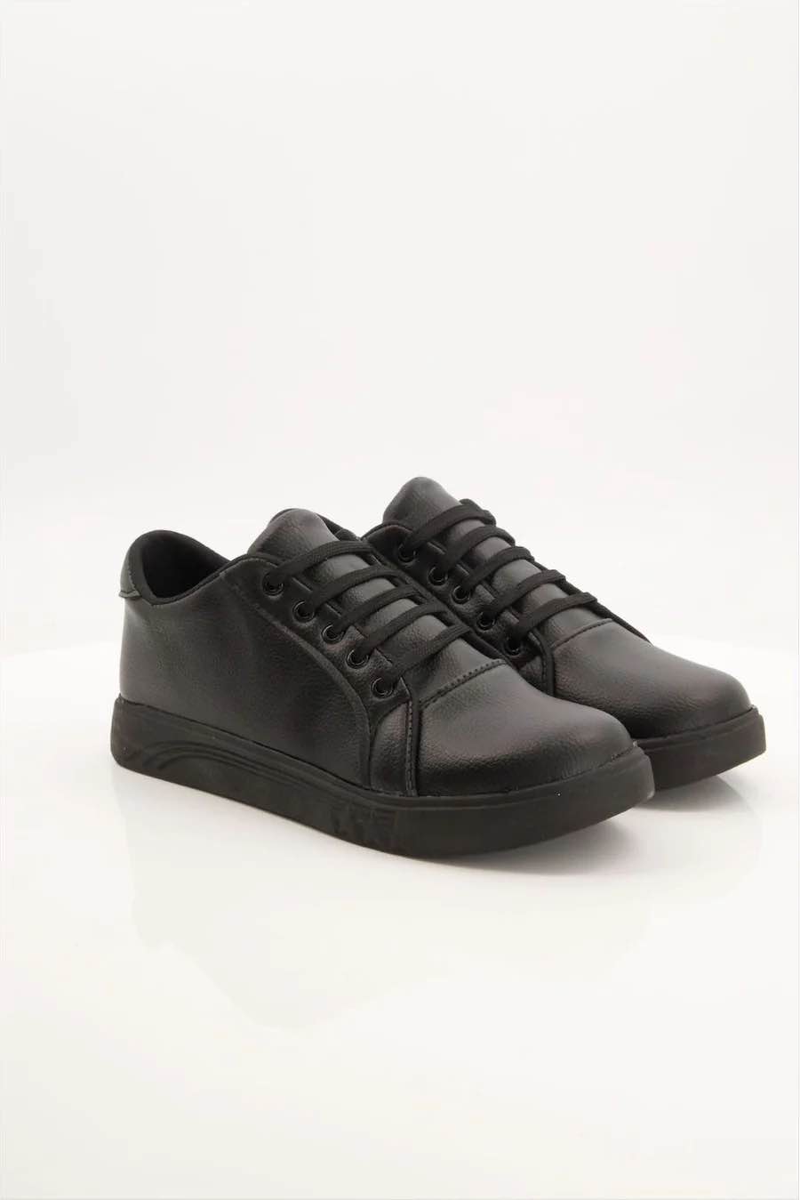 Plain White Sneakers for Women – High-Quality and Versatile