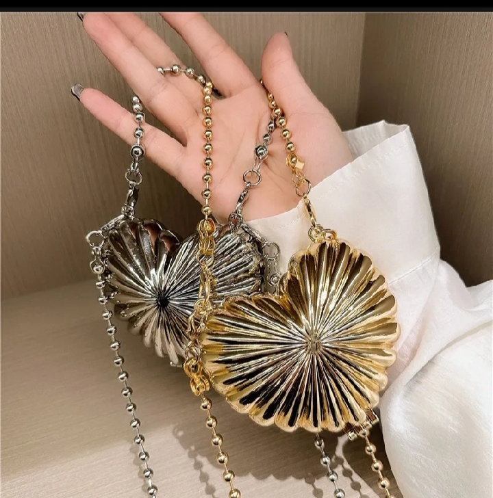 Most trendy Mini acrylic Heart, Butterfly & Flower Shape Clutch for Women – Stylish Party & Wedding Handbag limited stock