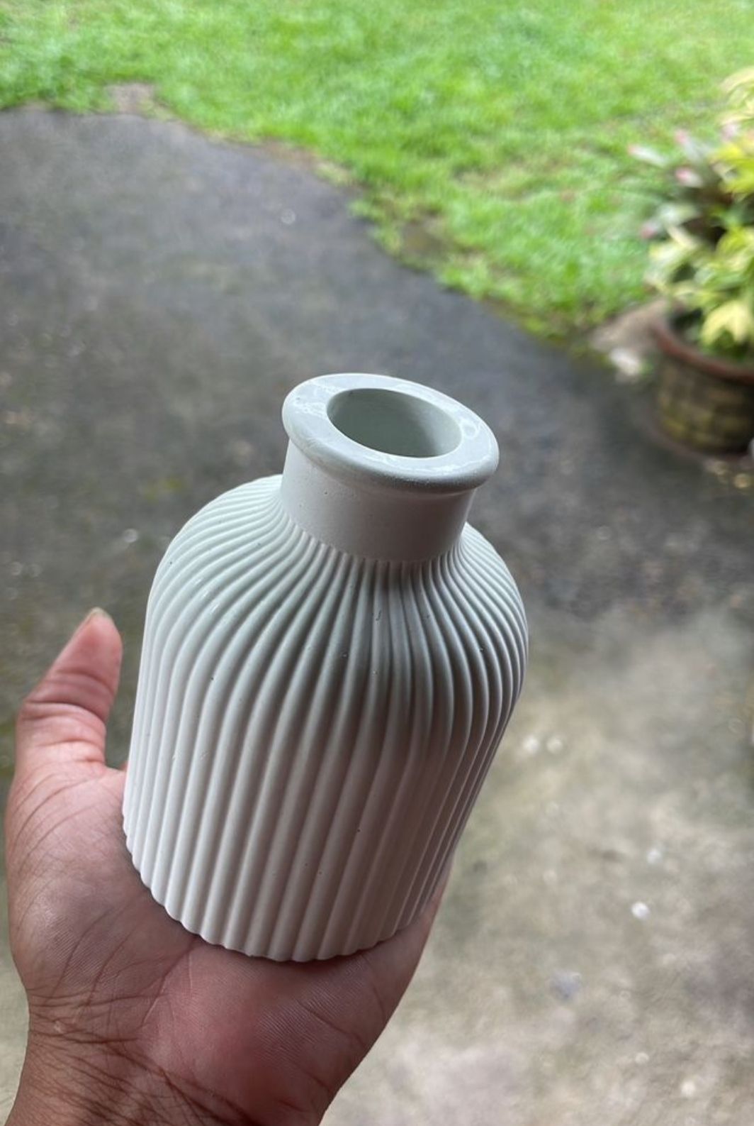 Mini ceramic Vase | White colour vase | Minimal design | Candle Holder| Decorative vase | Home decor | Concrete Home decor | Dry flowers vase