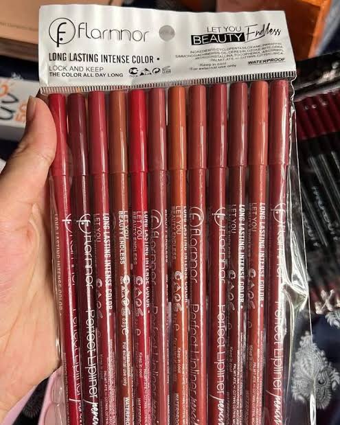 Pack of 6/ 12  Makeup Waterproof Lipstick Pencils / Lip Pencils