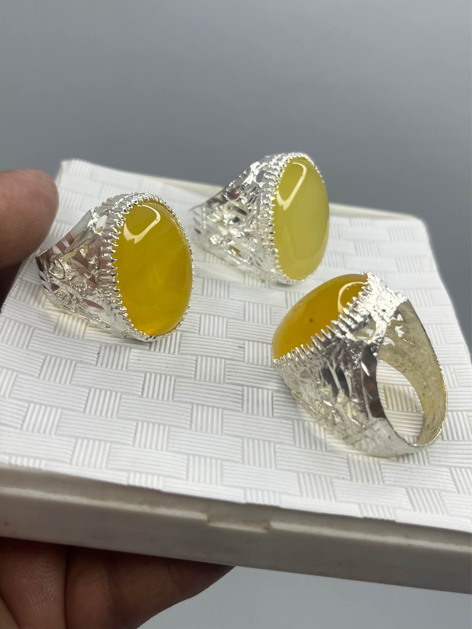 Big Size Ymami Haqeeq Ring different Colours Haqeeq italian rings Big stone ring 100% Orignal Aqeeq/Akik/agate/nag/stone/Gemstone/Haqeeq/yamni Haqeeq Stone/yamni Haqeeq gemstone/aqeeq stone/yamni aqeeq gemstone.