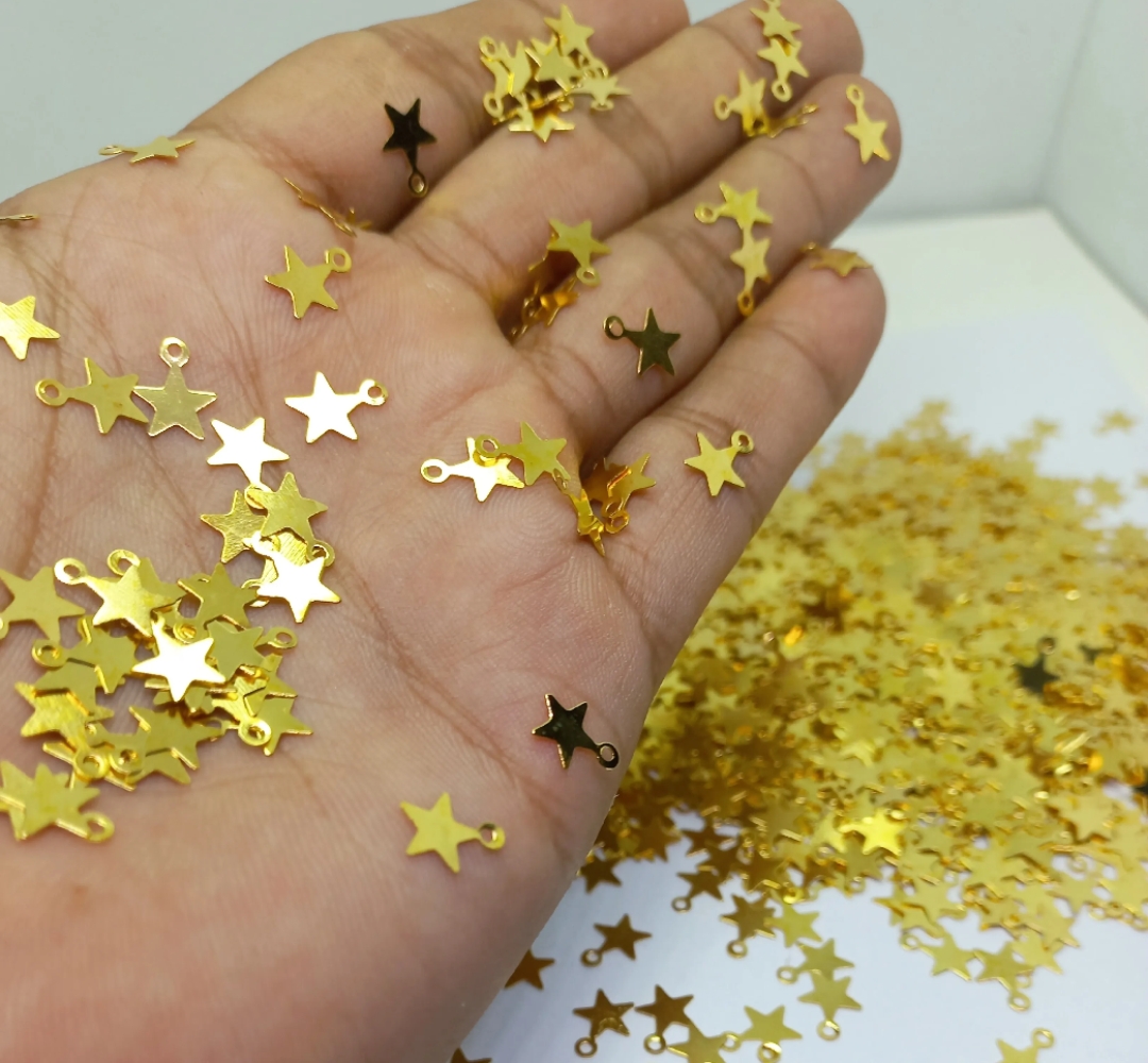 Pack of 50/100 Tiny Star Charms, About 6mm, DIY Art & Craft & Jewelry making Things for bracelets and jewelry making charms