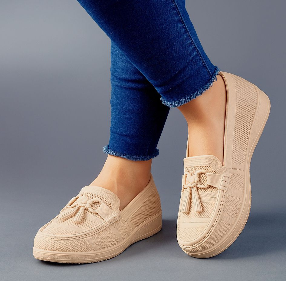 Women Rubber Shoes Soft Comfortable Casual Wear Lightweight Design For Womens