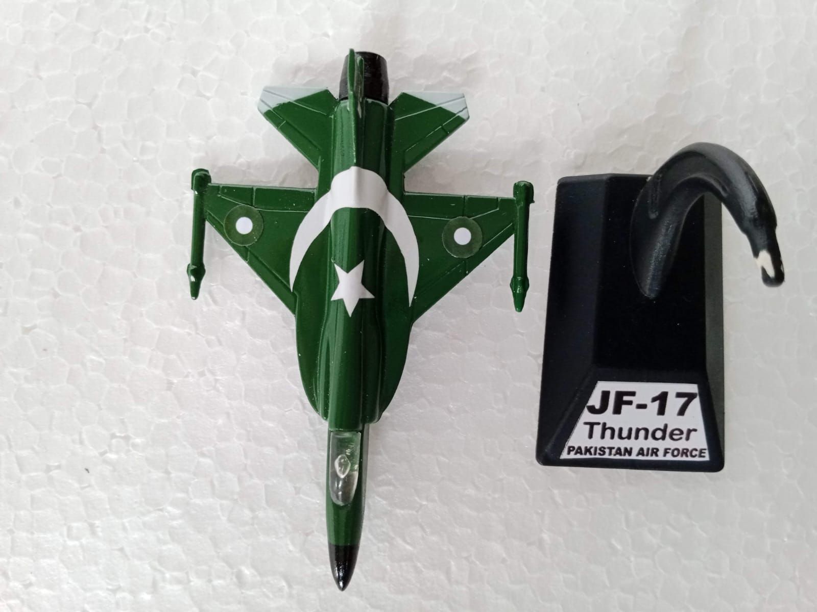 JF-17 Thunder Diecast Plastic Model Military Aircraft Toy Unassembled Scale Model Kit for Collectors