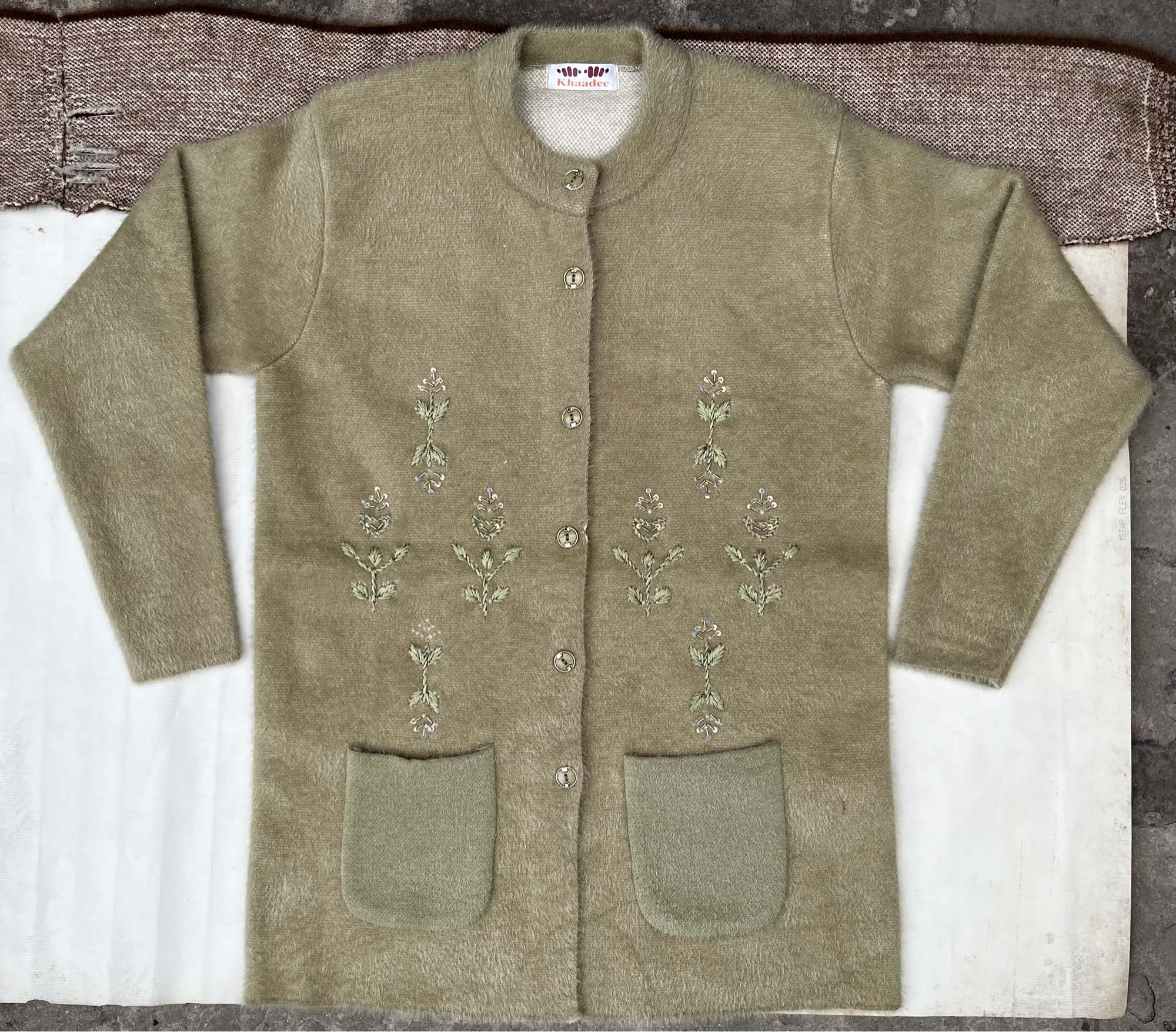 Women’s Full-Sleeve Wool Sweater Soft Knit Cardigan with Coat Collar