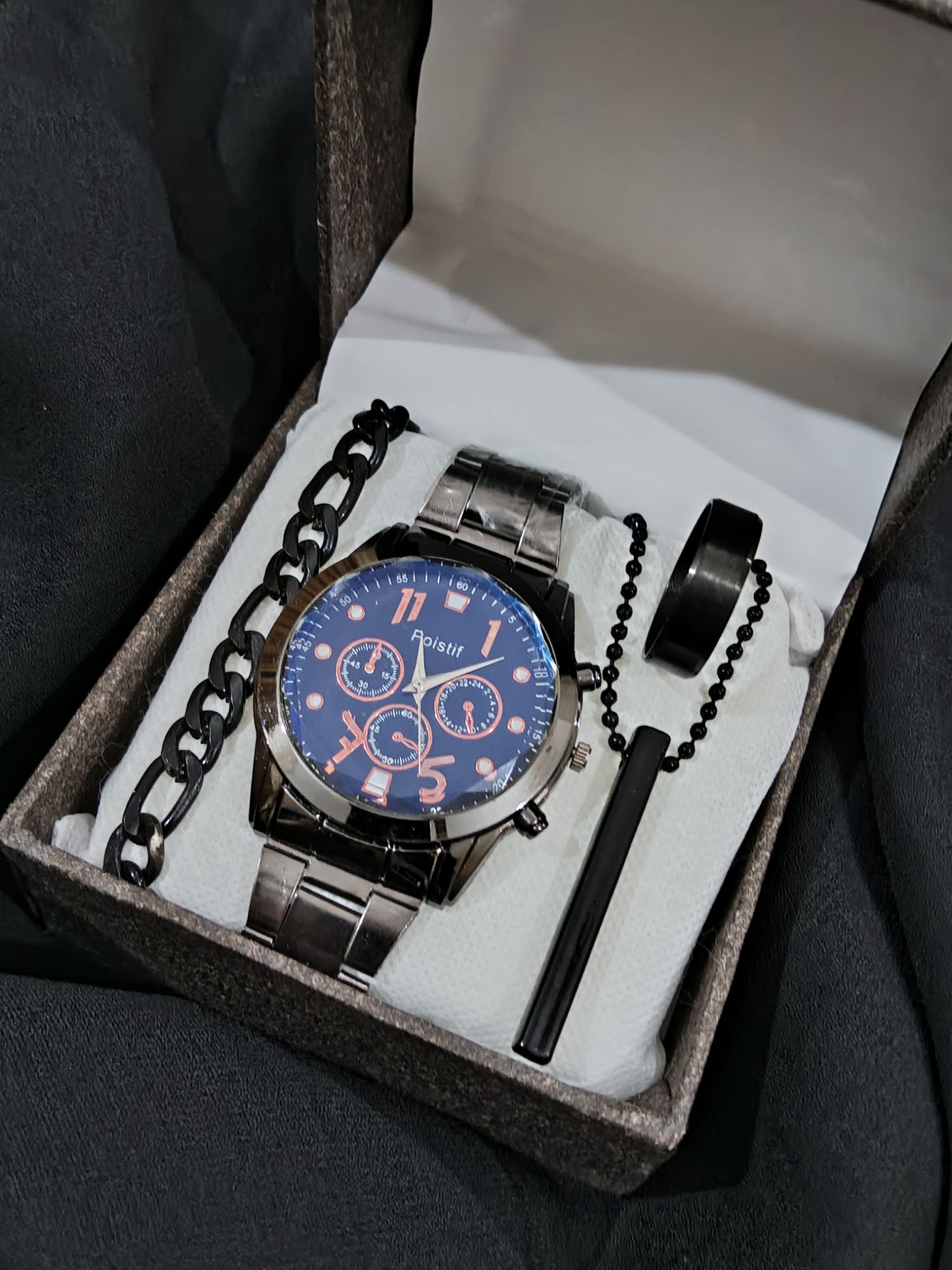 4 Pcs /Men's Fashion Business Watch Jewelry Set -High Quality Stainless Steel Black Casual  Watch +Chain Braclete -High Quality Golden  White Dail With Stainless steel Straps Casual Watch +Golden Stainless steel Cuban Chain Link Braclete For Mens And Boys
