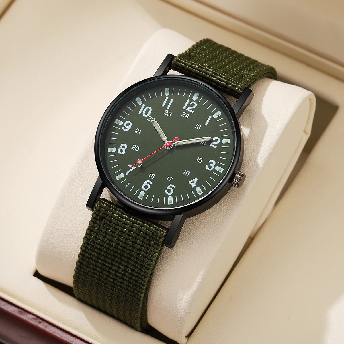 Casual Nylon Band Men Quartz Watch Men's  Sports Wristwatches Reloj Hombre（Without Box）