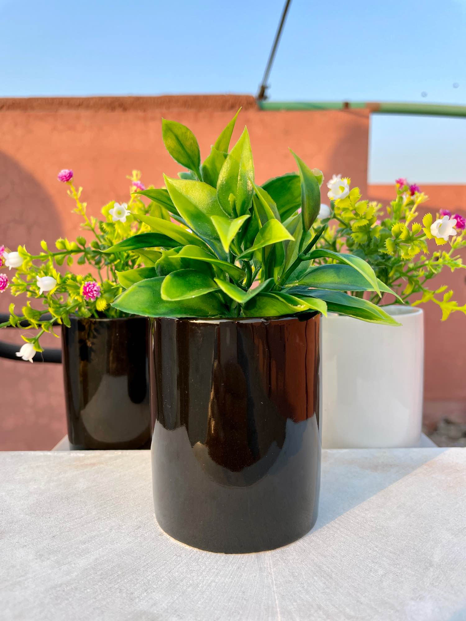 Artificial imported Green Leafy Flowers luxury Ceramic Pot For indoor home Decoration And Office table hotel bathroom Decor
