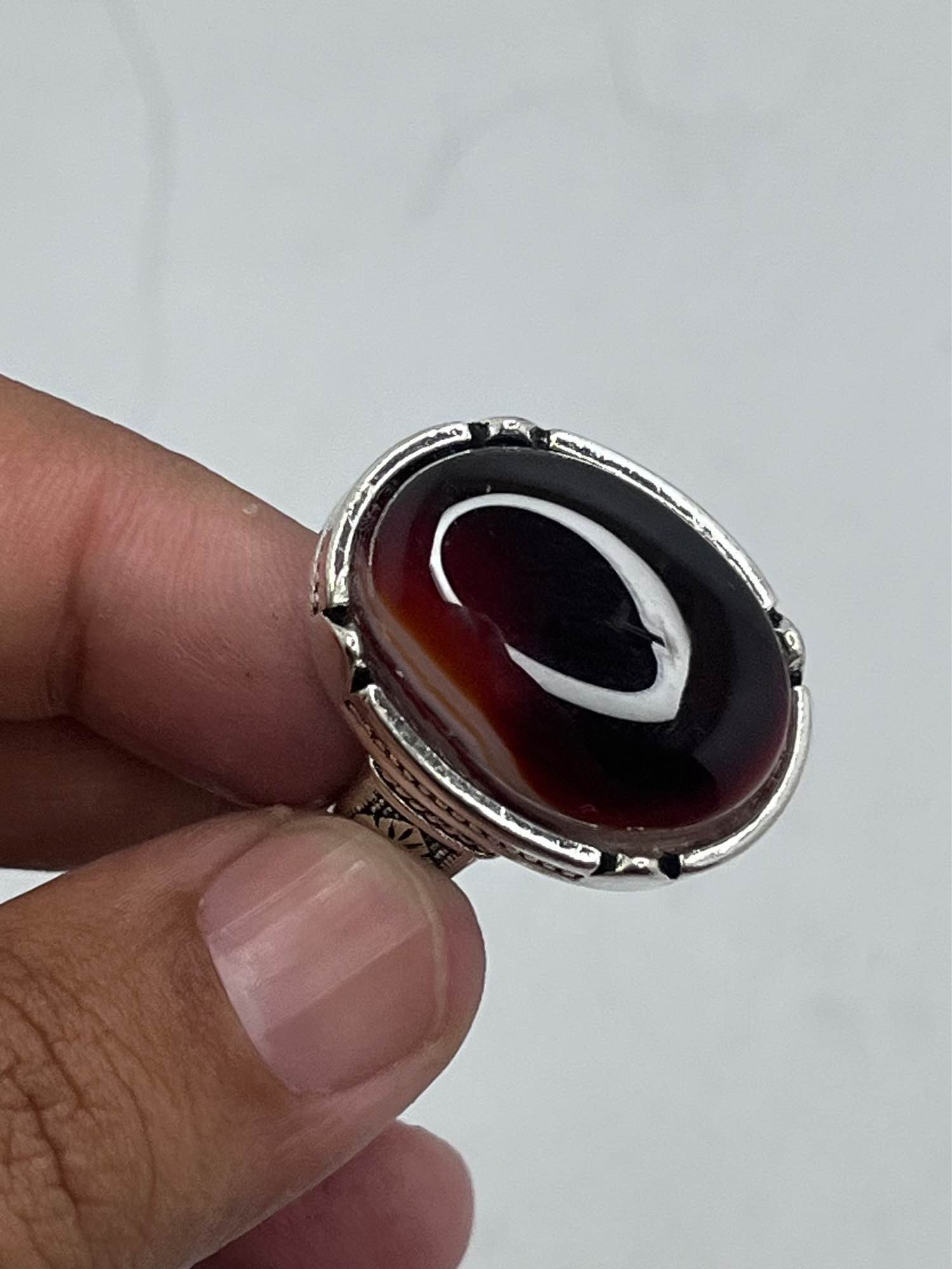 Big Size Ymami Haqeeq Ring different Colours Haqeeq italian rings Big stone ring 100% Orignal Aqeeq/Akik/agate/nag/stone/Gemstone/Haqeeq/yamni Haqeeq Stone/yamni Haqeeq gemstone/aqeeq stone/yamni aqeeq gemstone.