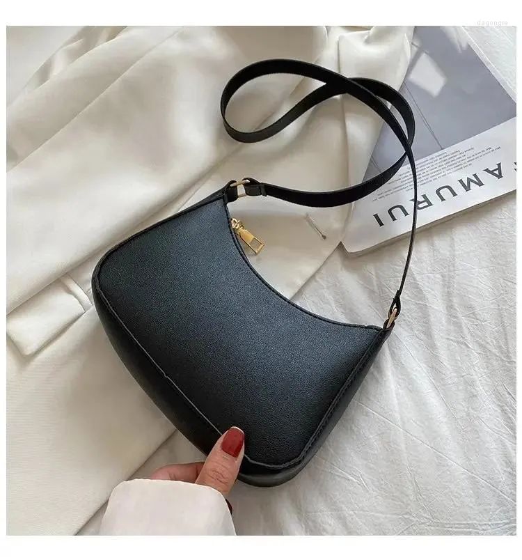 Shoulder Bags Trend Solid Color PU Leather Extra Large Bucket Shape Zipper Closure Women Handbags