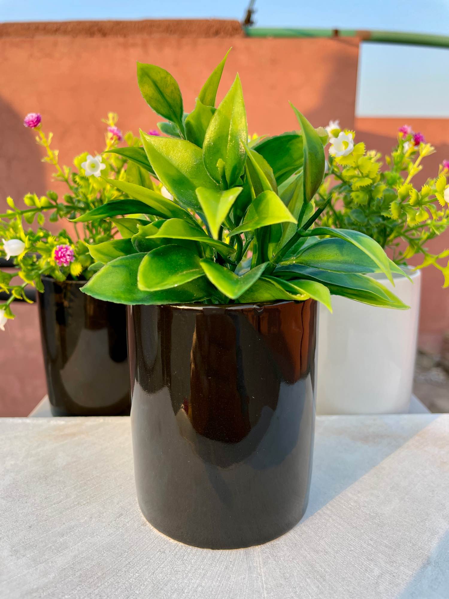Artificial imported Green Leafy Flowers luxury Ceramic Pot For indoor home Decoration And Office table hotel bathroom Decor