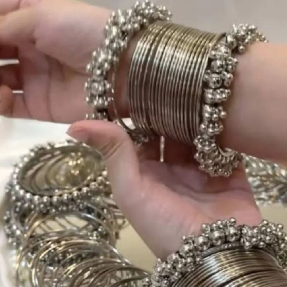 Golden or sliver Pearl Bangles With Matte Or Glass Bangles for girls and women