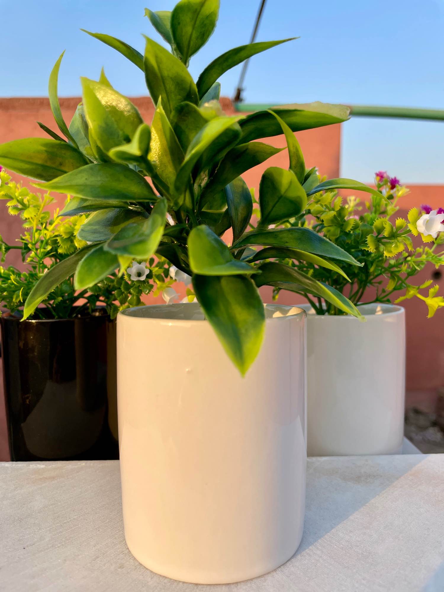 Artificial Flowers Green Leafy Ceramic Pot Best for Indoor Home Decor office Table And Bathroom Shelf
