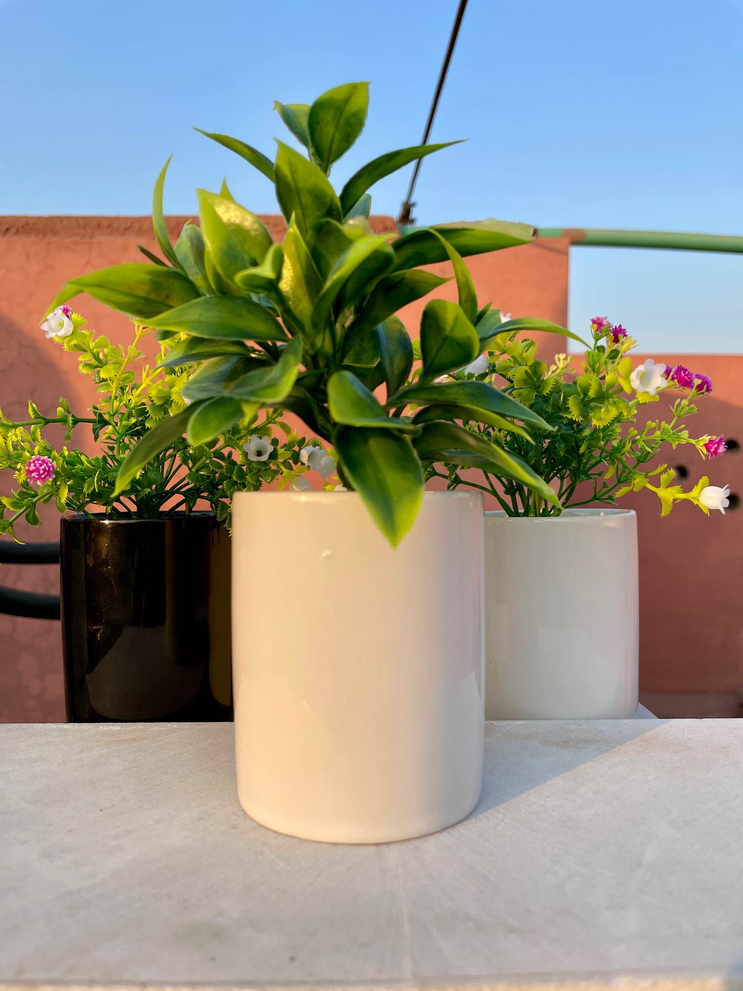 Artificial Flowers Green Leafy Ceramic Pot Best for Indoor Home Decor office Table And Bathroom Shelf
