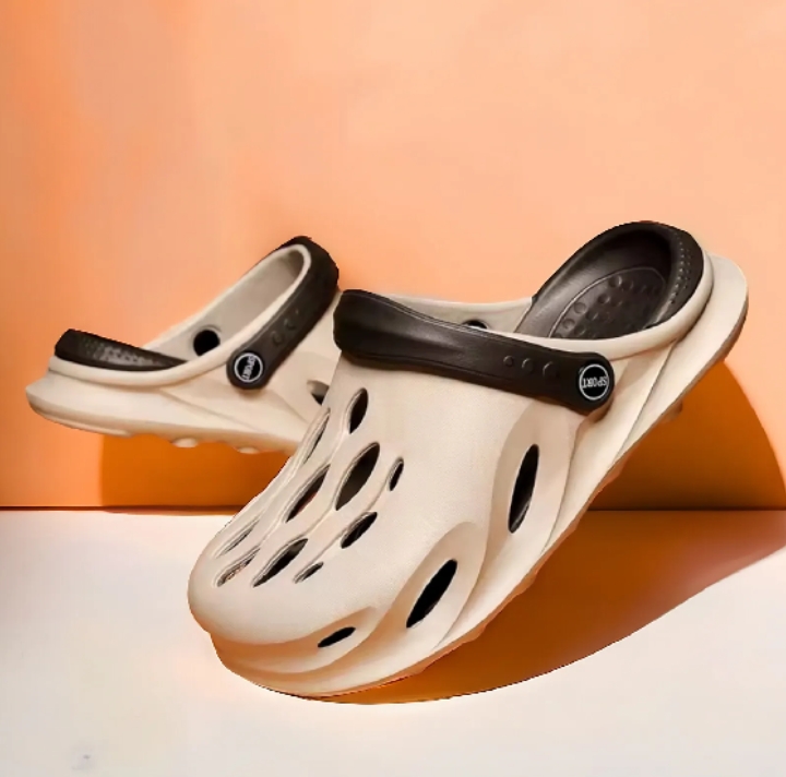Comfortable Dual-Tone Men’s Clogs with Adjustable Backstrap – Non-Slip Casual Slides