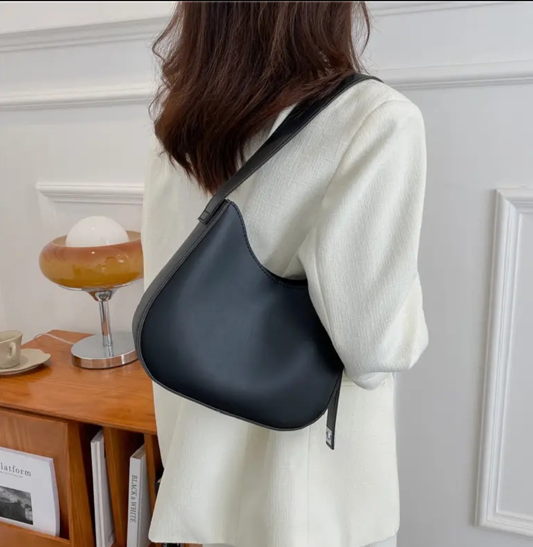 Classical Women's Solid Color Faux Leather Shoulder Bag with Adjustable Strap, Fashion Shell Shape Crossbody Purse, Zip Closure, Unlined Interior, No-Wash, Multiple Colors