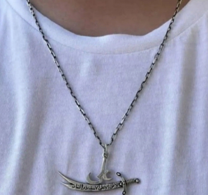 Zulfiqar Sword Islamic Pendant Necklace – Hazrat Ali (R.A) Inscribed Double-Edged Sword Chain for Men