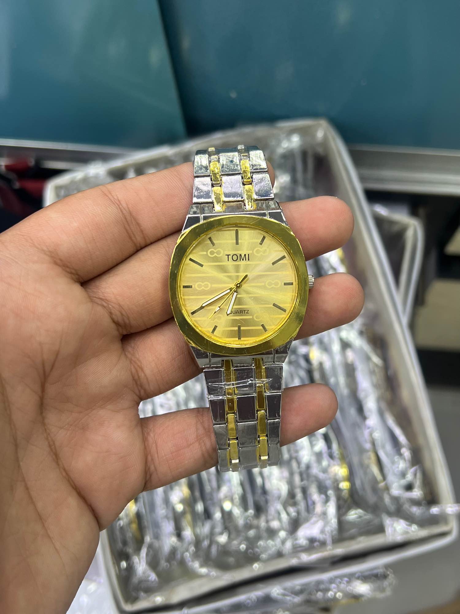 TOMI Luxury Quartz Watch for Men -Octagonal Dial, Casual & Business Men's Wrist Watch