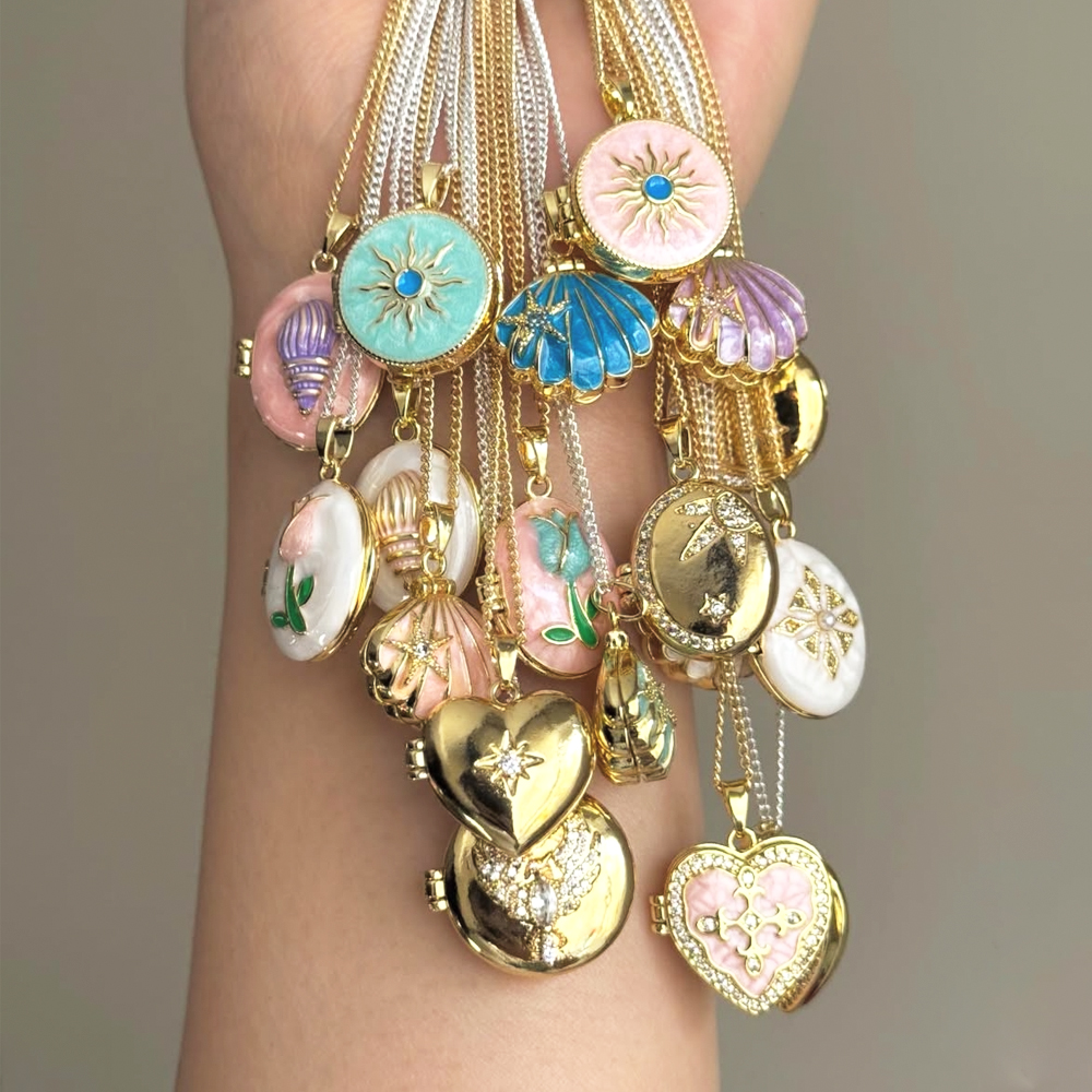 Waterproof Women Star Photo Locket Pendant Necklace Zircon Openable Non-Fading Tianium Steel Clavicle Chain Jewelry Accessory