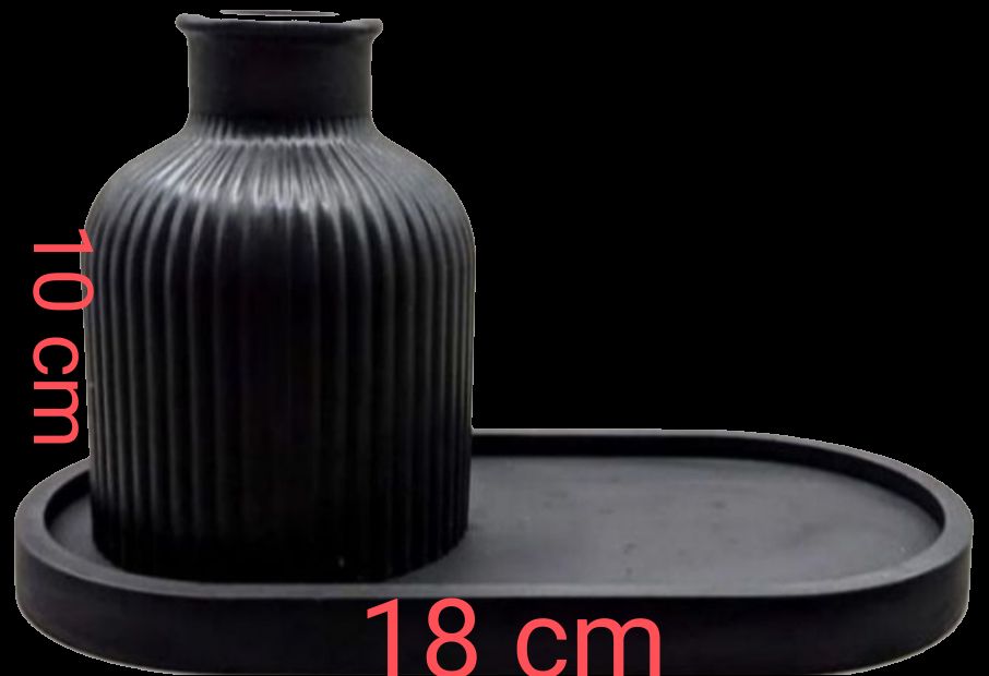 2 Pcs Deal, luxury black vase1x Ribbed Concrete Flower Vase & 1x Oval Shaped Concrete Trinket Tray