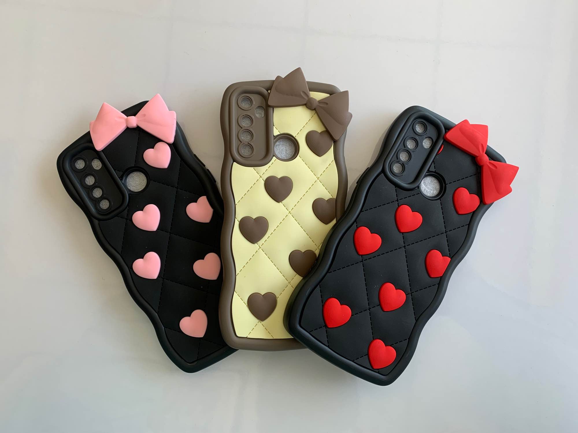 Realme 5/ Realme 5i/ Realme 6i Ladies Fancy Wavy Back Cover for Girls