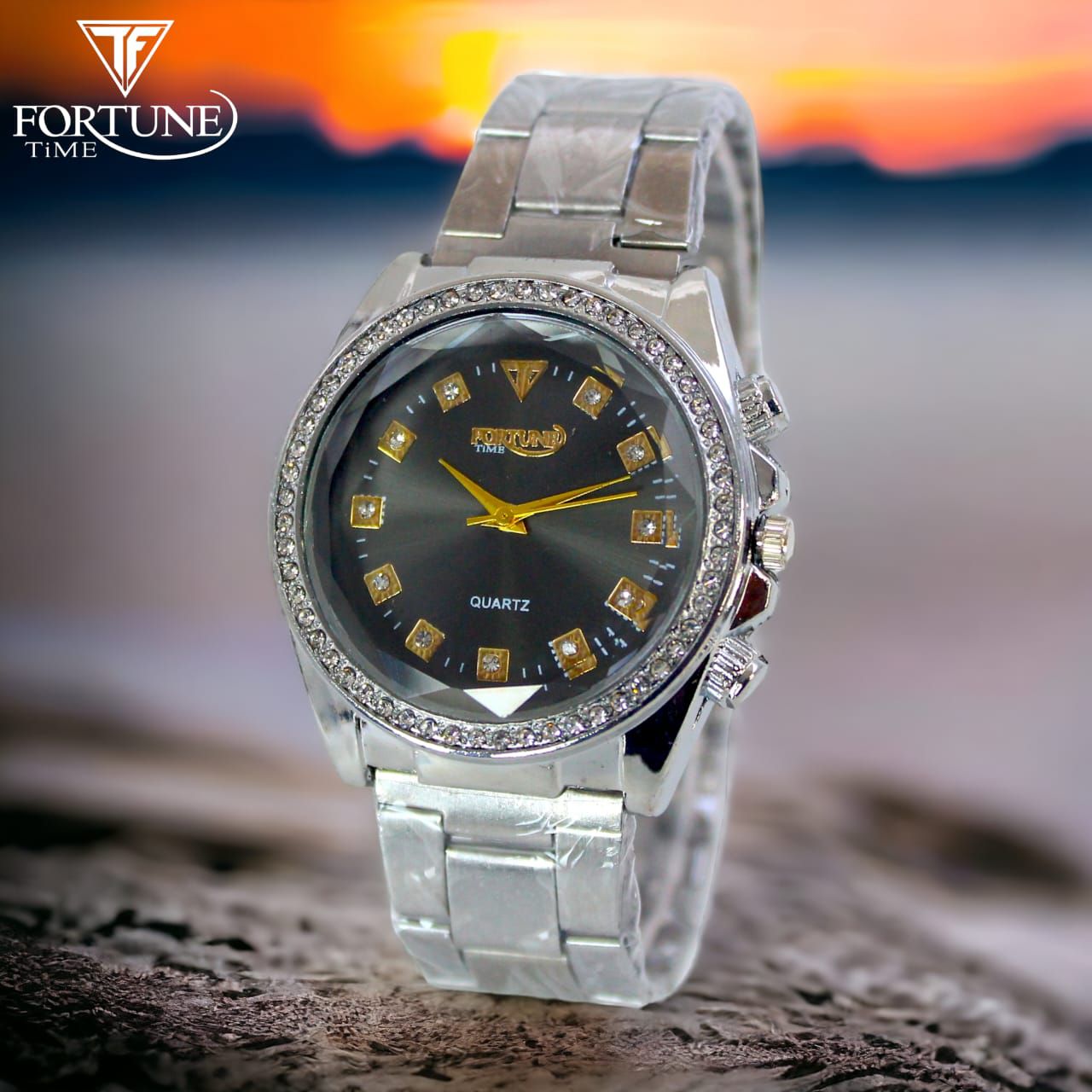 Fashionable 3 Chrono Stainless Steel Analog Quartz Watch For Women Stylish Ladies Wrist Watch