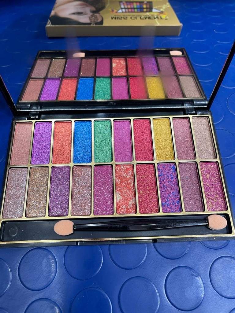 20 Color Eyeshadow Palette